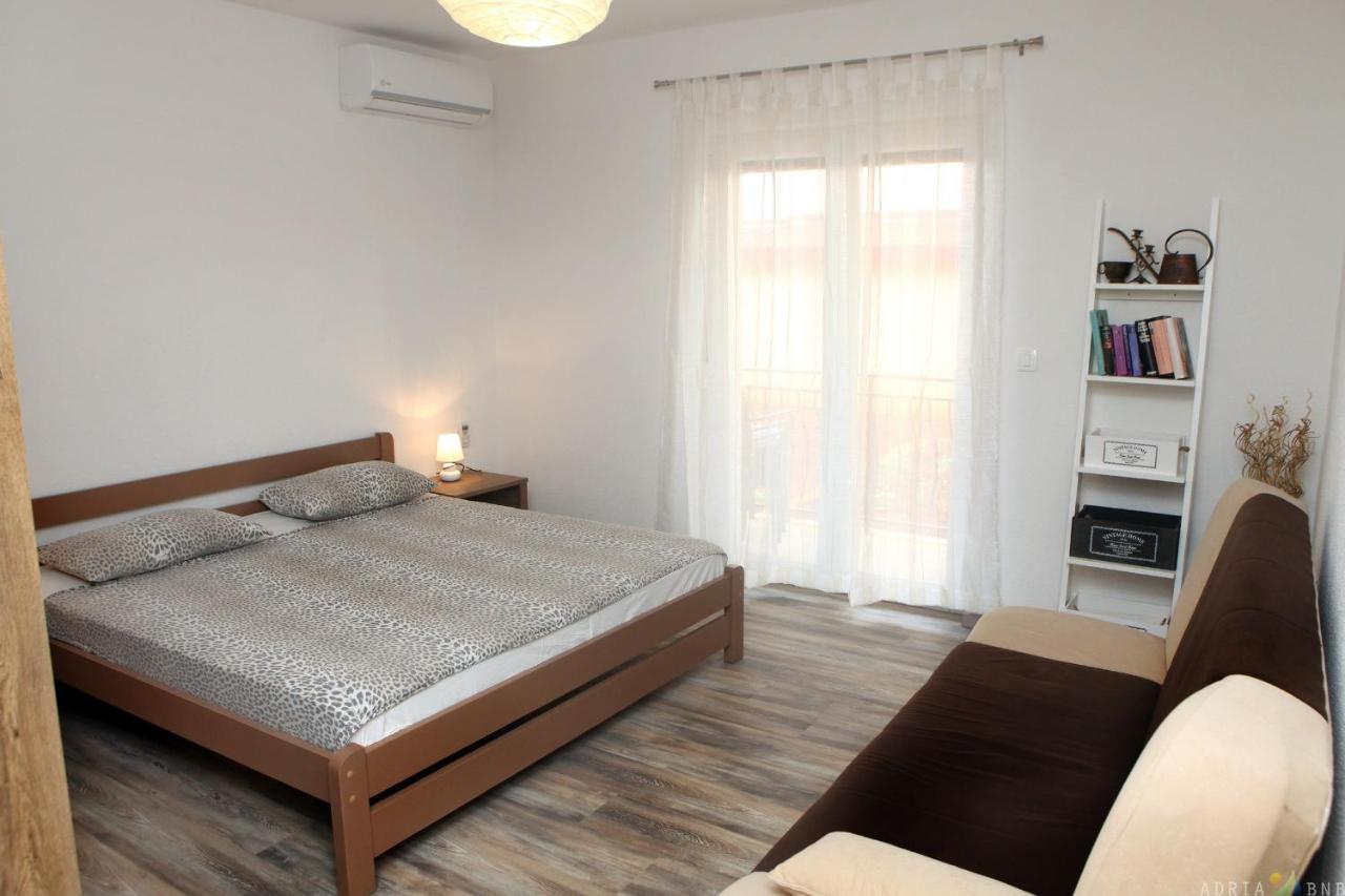 Nice Apartment Near The Sea Es3 Umago Esterno foto